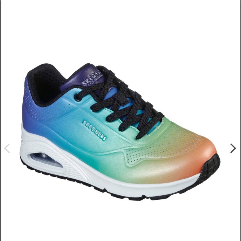 Sketcher tennis shoes